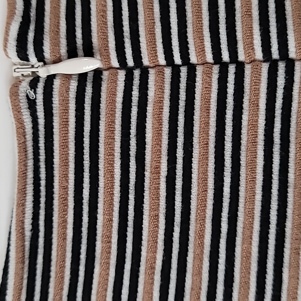 Woman's Talbots 1X Short Sleeve Top, Zipper in Back, Preloved Tan Black pinstrip - Picture 11 of 13